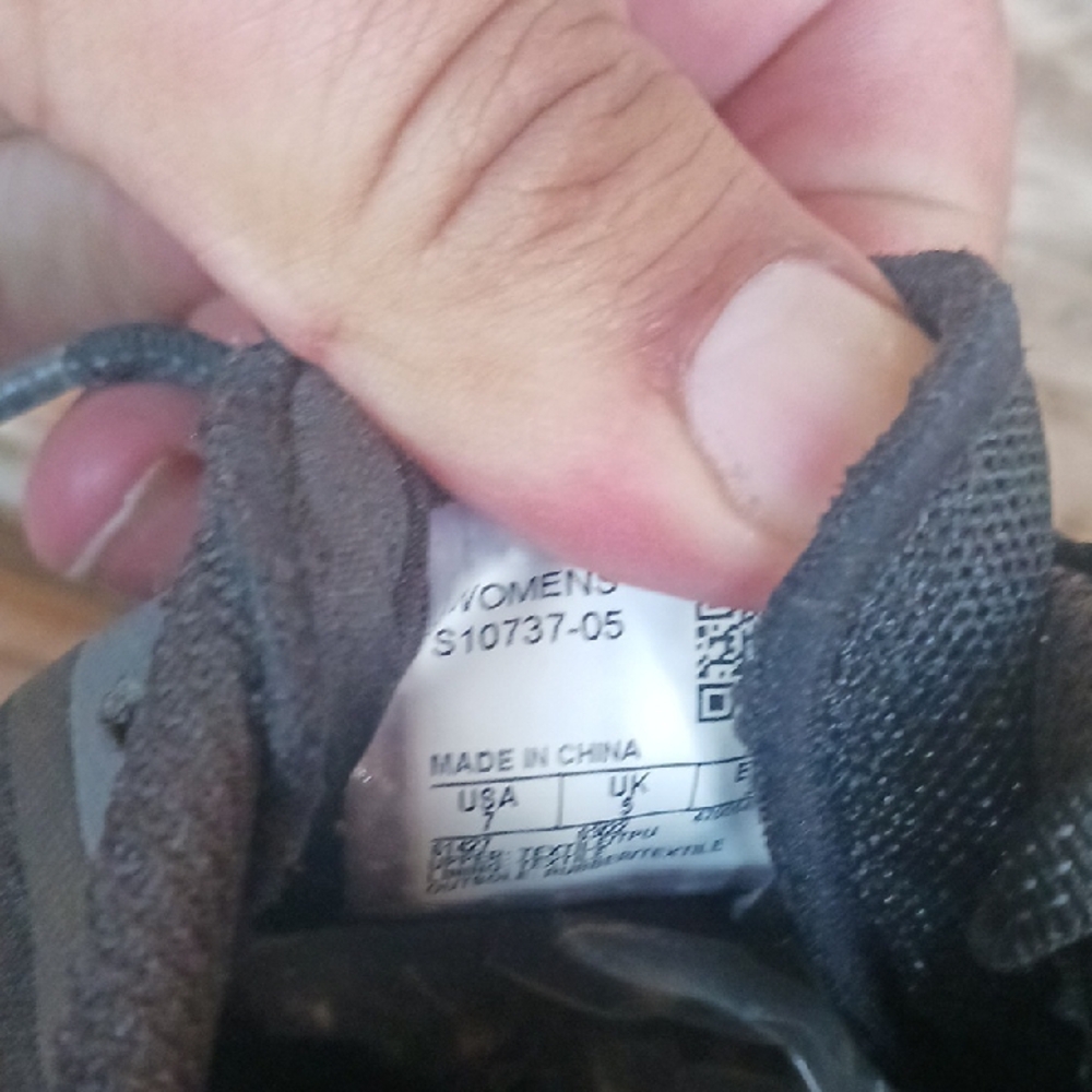 Men's Black Running Shoes - Picture 11 of 14